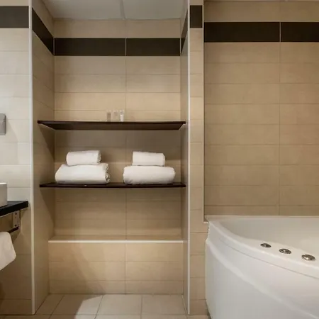 Domaine Du Gouverneur, Hotel, Restaurant & Golf Hotel Monthieux